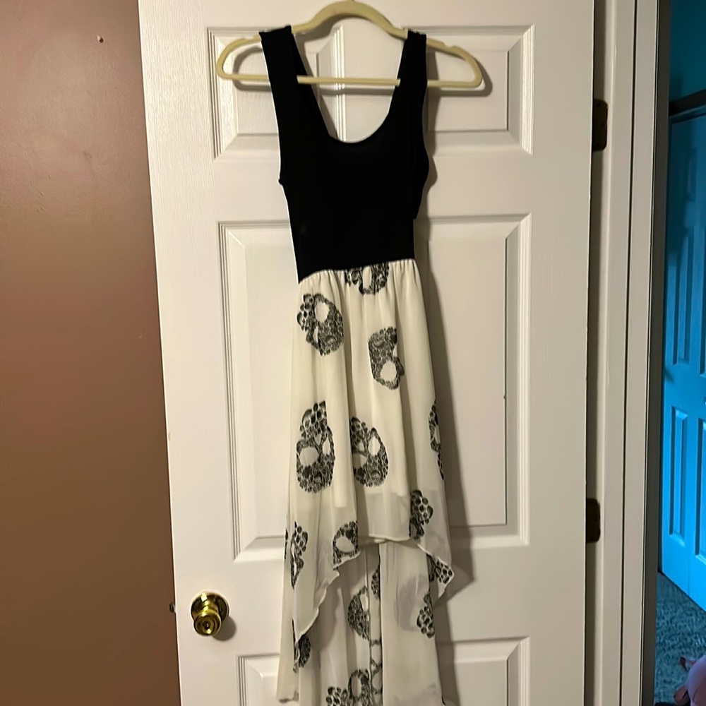 Body central dress does not have tags, but it fits like a medium